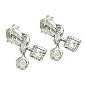 Boucles d'oreilles tendance en zircon cubique argenté pour femmes, bijoux plaqués or, matériau en laiton et cuivre, pour les fêtes, religieuses - Product Image 3