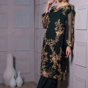 NOUVEAU DESIGNER INDIEN/PAKISTANI BELLE BRODERIE ZARI SUR LONG KURTA & PLAZO AVEC ROBE DUPATTA pour Fête/Mariage = 2024 - Product Image 1