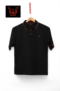 Polo uni pour homme en maille texturée – Coupe ajustée avec bordure contrastante - Product Image 4