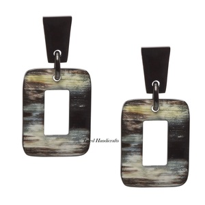 Pendientes de cuerno de lujo brillantes modernos para mujer Excelente diseño de moda Artesanías naturales enviadas desde la India - Product Image 2