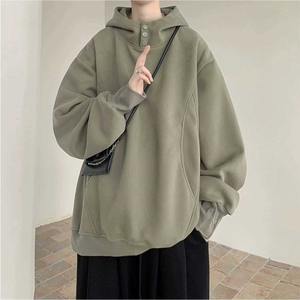 Sweat à capuche pour homme avec boutons décoratifs, sweat à capuche vintage pour homme, couleur unie, manches longues - Product Image 1