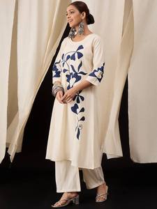 Ensemble coordonné de créateur en motif Align, Salwar Kameez en coton extensible à séchage rapide pour les occasions festives - Product Image 3