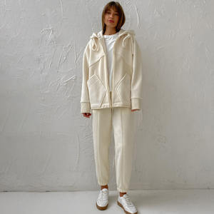 Chándal clásico para mujer con pantalones con cordón elástico Chaqueta de cuello alto y diseño elegante para deportes y viajes - Product Image 1