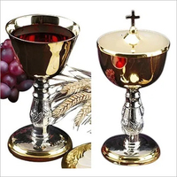 Calice patène & Ciboire Set Laiton Plaqué Or Rose Sainte Communion Église Cadeau Nouvellement Arrivé Ciboire avec Couvercle Supérieur à Faible Coût