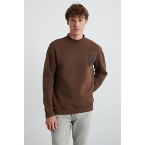 Sweat-shirt imprimé à col haut en coton biologique doublé de polaire pour homme GRIMELANGE Chasey - Product Image 3
