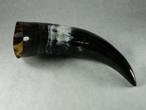 Corne à boire Viking Holiday Edition Un cadeau unique pour les célébrations d'inspiration nordique - Product Image 5