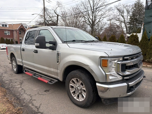 Camioneta Ford F-250 STX 4x2 Crew Cab 2021 usada de primera calidad - Product Image 3