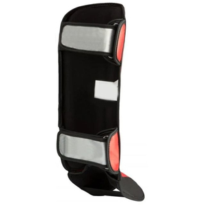 Espinillera de Protección Profesional Personalizada con Cubierta de Cuero PU, Correas Ajustables Seguras, Fácil de Usar para Fútbol - Product Image 3