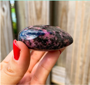 Vente en gros de pierre naturelle en forme de cœur en rhodonite pour la décoration - Product Image 3