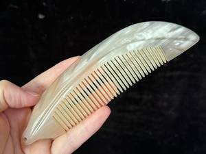 Peine para el Cabello de Cuerno de Búfalo Pulido Puro, Hecho a Mano, Duradero, de Dientes Anchos, Desenredante, Antiestático, para Cabello Rizado y Grueso - Product Image 4