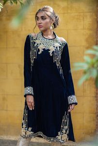 TRAVAIL DE BRODERIE INDIEN/PAKISTANI ZARI SUR VELOURS KURTA AVEC ROBE PANTALON EN TISSU BROCADE POUR PARTY-wear-robe pour fête/mariage = 2023 - Product Image 2