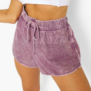 Shorts de lavage à l'acide fabriqués au Pakistan pour les femmes offrant un matériau confortable pour vous garder élégant et détendu - Product Image 6