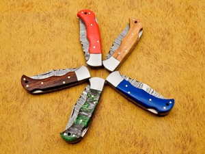 Lote de 5 cuchillos de bolsillo plegables de acero de Damasco hechos a mano con funda personalizable OEM cuchillos de uso industrial - Product Image 4