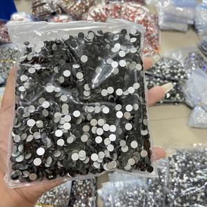 WHATSTONE acepta el embalaje de logotipo personalizado, diamantes de imitación de cristal sin Hotfix redondos con reverso plano para decoración de uñas - Product Image 4