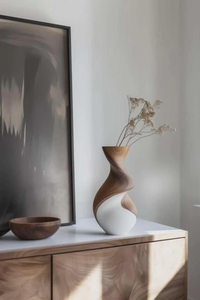 Vase de table en bois dur naturel fait main au design moderne et minimaliste pour la décoration de salon, chambre, bureau et maison - Product Image 3