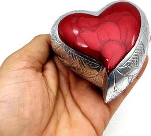 Urna Funeraria de MetalTek, Nueva, Color Blanco Perla, con Forma de Corazón, con Soporte, Diseño Artesanal, para Cenizas, Pequeña, para Recuerdos - Product Image 4