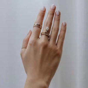 14K สีเหลืองทองแฮนด์เมดแหวนหมั้นทันสมัยชุดเพชรตัดลูกแพร์สำหรับแฟนสาวของขวัญวันครบรอบสำหรับเธอ - Product Image 2