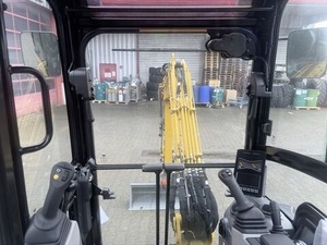 Mini-excavatrice Caterpillar 302.7 CR, 2,7 tonnes, compacte, diesel, sur chenilles |   Équipement de construction hydraulique - Product Image 2