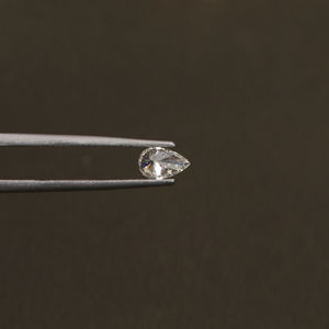 Diamant de laboratoire CVD de 0,6 carat, taille poire, couleur F, clarté VS1, serti, certifié IGI, pour la fabrication de bijoux - Product Image 6