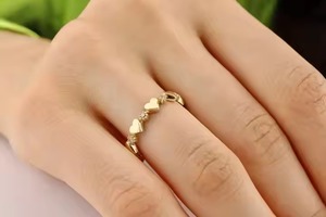 Bague coeur en or jaune 14K Bague de fiançailles en diamant de laboratoire Bijoux de Saint Valentin Cadeau pour elle Bague empilable coeur d'amour - Product Image 6