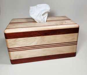 Caja de pañuelos de madera clásica para exhibición de habitación de hotel que brinda un aspecto ordenado y un acceso conveniente para los invitados todos los días - Product Image 4