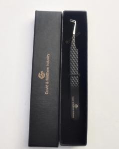 Pinzas de extensión de pestañas de 90 grados, punta de diamante en polvo, de acero inoxidable, logotipo personalizado, agarre fuerte, pinzas para pestañas voluminosas - Product Image 3