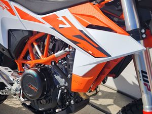 Pronta per la Strada: Moto Dual-Sport K <span class=keywords><strong>M</strong></span> T 690 Enduro R Originale in Vendita - Product Image 3