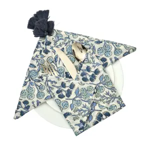 Trending New Direct Factory Prices Blue and White Indian Block Floral Printed Pure Cotton Cloth Napkins With Tassel For Sale