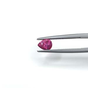 Paires de pierres précieuses naturelles non chauffées de qualité AAA, rubis en forme de poire, 2,71 carats, pierres lâches, taille émeraude, facettées, 8 mm de hauteur, couleurs rouge et bleu - Product Image 6