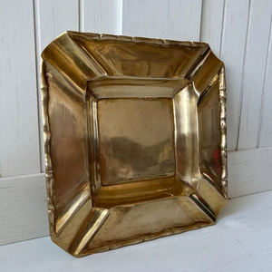 Durable Portable Metal <b>Ashtray</b> For Travel Use Providing Lightweight Compact Size And Convenient Lid Closure - Product Image 1