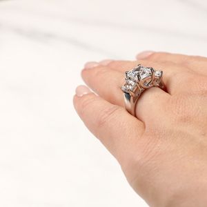 แหวนเพชรโมอิสอัญมณีสำหรับงานหมั้นสามชิ้นสำหรับใช้ในงานครบรอบและวันเกิด - Product Image 5