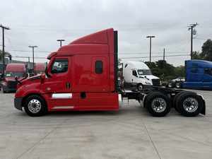 รถบรรทุก Cascadia 126 Sleeper รุ่นปี 2023 สมรรถนะสูงสุด - หลังคาขนาดกลาง 455 แรงม้า เกียร์อัตโนมัติ Dt12 12 สปีด พร้อมจัดส่ง - Product Image 3