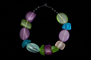 Collier en résine époxy avec de vraies fleurs Pendentif unique et élégant pour filles Tenues décontractées et festives disponibles dans des tailles personnalisées - Product Image 4