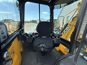 Mini-chargeuse sur chenilles JCB diesel jaune compacte avec attache de godet - Product Image 5