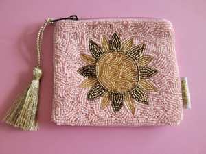 กระเป๋าถือทำมือสไตล์โบฮีเมียนประดับลูกปัดแก้ว MS Handicraft พร้อมปักโลโก้ตามสั่ง กระเป๋าใส่เหรียญประดับลูกปัด สีตามสั่ง - Product Image 3