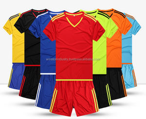 Maillot et chaussettes de football de sublimation respirant à séchage rapide personnalisé professionnel avec conception de vêtements de sport - Product Image 3