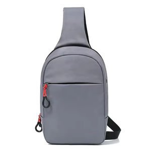 Mochila Convertible de Viaje Impermeable Clásica Personalizada, Bolso Cruzado de Hombro para Mujer, Diseño Elegante - Product Image 4