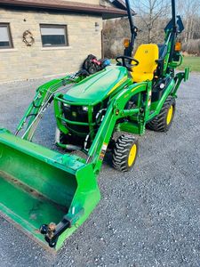 John Deeree 120R Tractor 4WD con cargador delantero y trasero - Product Image 6