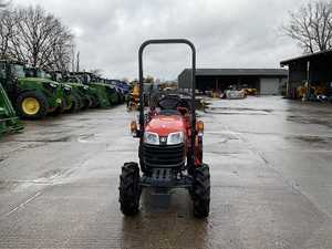 Tracteur à roues d'occasion B1241 pour moteur de plus de 50 000 heures, origine France, avec composants essentiels pour inspection par rapport et vidéo - Product Image 4