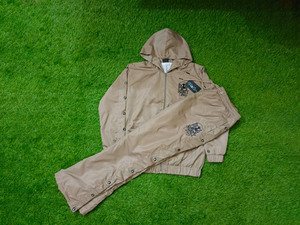 Chándal de hermandad griego personalizado para mujer con botones a presión Conjunto elegante con capucha para eventos de hermandad y vida griega - Product Image 6