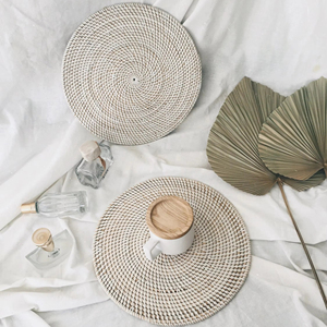 แผ่นรองจานหวายสีขาวทรงกลมสินค้าที่เป็นมิตรต่อสิ่งแวดล้อมทำจากแผ่นรองจานของตกแต่งโต๊ะในเวียดนามขายส่ง - Product Image 1
