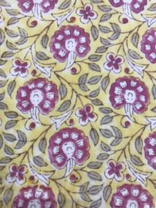 Tela Vintage con Estampado Floral Indio Hecho a Mano, Estilo Floral Indo-Europeo - Product Image 2