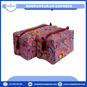 Vente flash : Ensemble de 2 trousses de maquillage en coton imprimé à la main en Inde, matelassées avec fermeture éclair en coton rembourré - Product Image 4