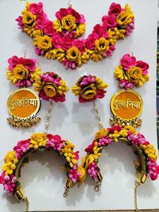 Venta al por mayor multicolor Plumeria nupcial Floral joyería conjunto hecho a mano Haldi Mehendi accesorios con perlas indio boda accesorio - Product Image 3