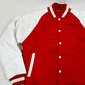 Blouson Bomber des Fondatrices de la Sororité Delta Sigma Rouge et Blanc Vêtement de Sport Grec Imperméable Haute Visibilité Style Universitaire Devant - Product Image 1