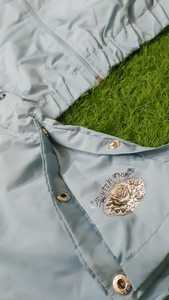 Conjunto Deportivo Personalizado con Botones a Presión para Hermandades Griegas, Chaqueta con Capucha y Pantalones para Mujeres, para Eventos de Hermandades y Vida Universitaria - Product Image 6