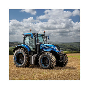 Tractores agrícolas CNH empaquetados para entrega a distribuidores y mayoristas de maquinaria - Product Image 6