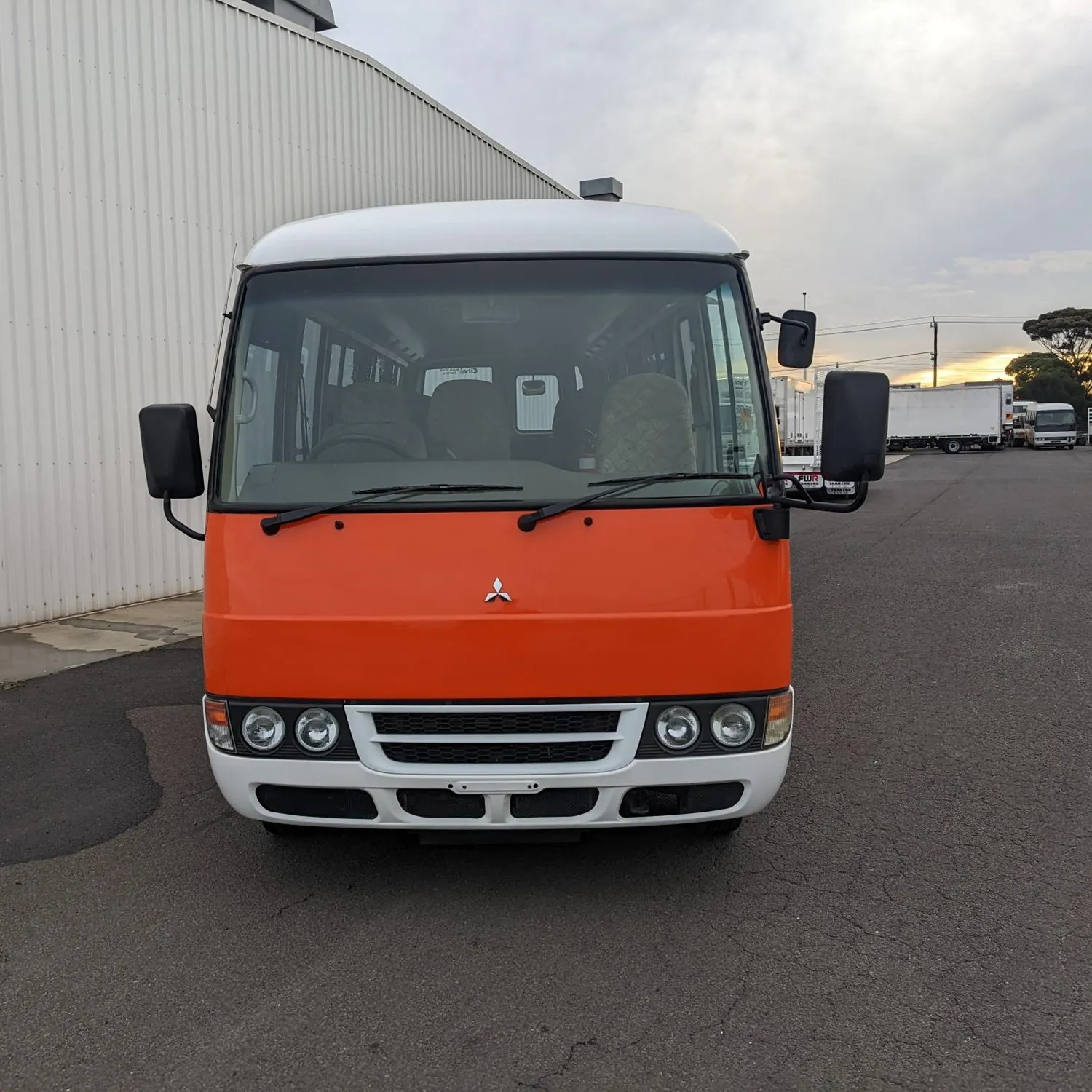 USED CHEAP 2008 FUSO ROSA 30 SEATER BUS