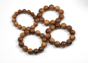 Venta al por mayor de cuentas de tigre de sándalo, cuentas sueltas de madera de moda para la fabricación de pulseras DIY - Product Image 3