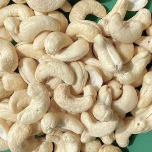 Offre Spéciale 2025 Vietnam Noix de cajou brutes Noix de cajou brutes W180 Prix Noix de cajou entières Reday To Ship - Product Image 1